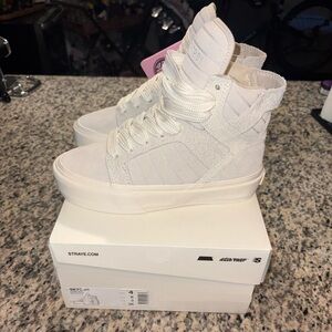 Straye SKTP.01 Women's High-Top Sneakers - White